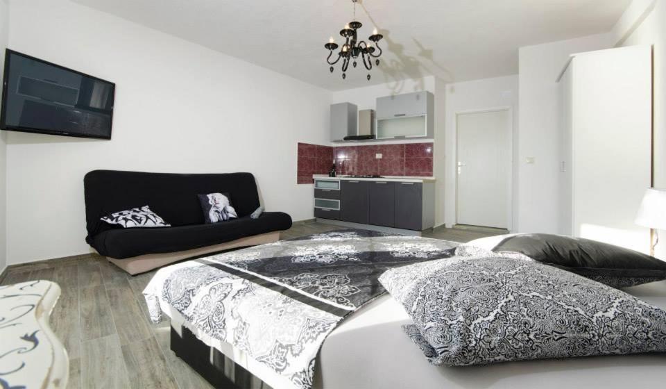 Villa Rozy Drasnice Exteriör bild